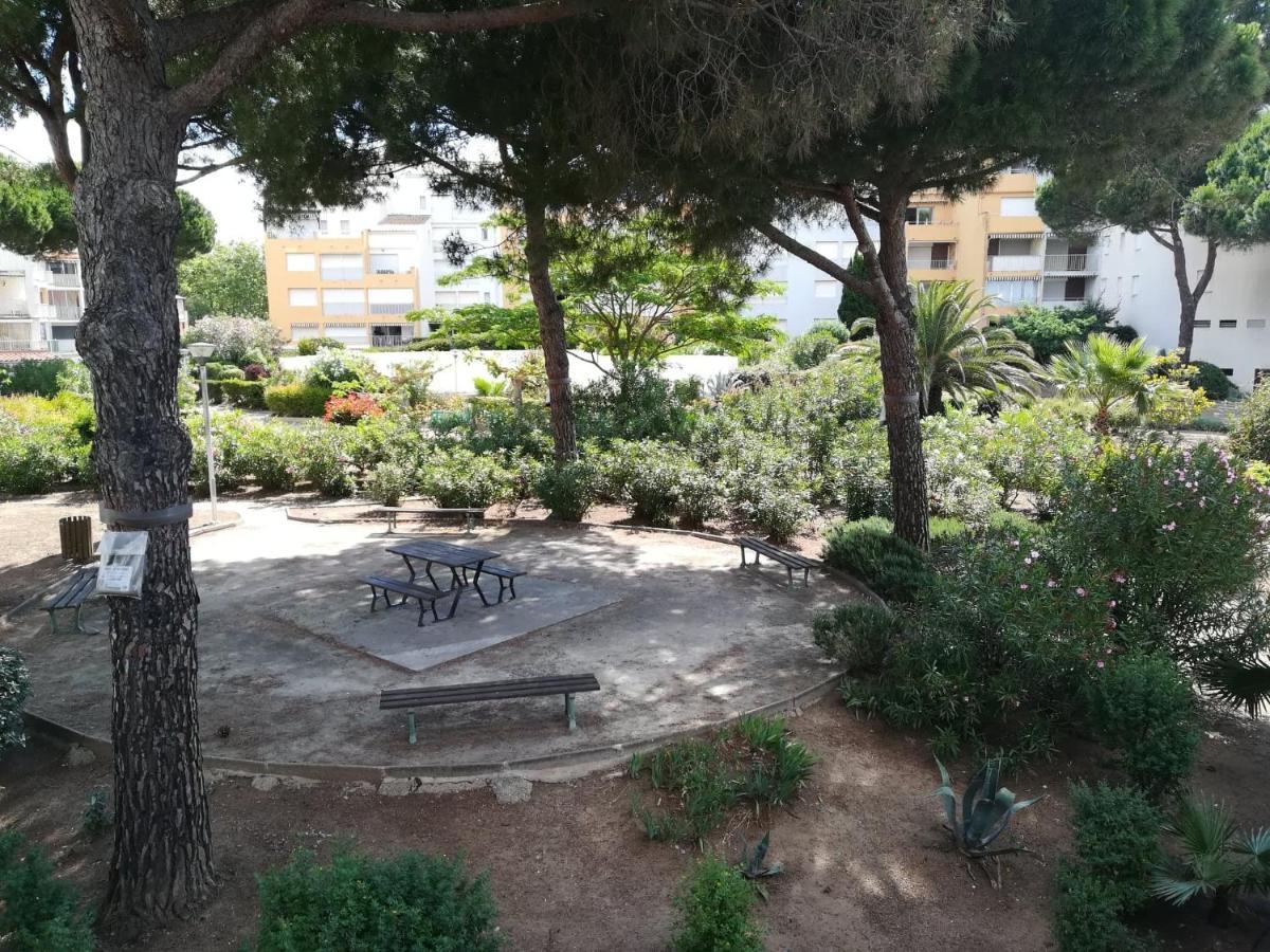 Studio cabine VUE PORT avec piscine, parc, boulodrome et parking privé Agde Extérieur photo