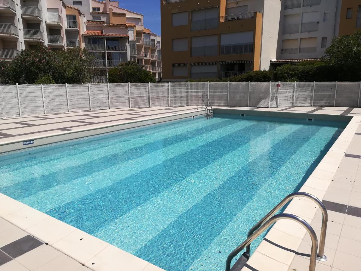 Studio cabine VUE PORT avec piscine, parc, boulodrome et parking privé Agde Extérieur photo