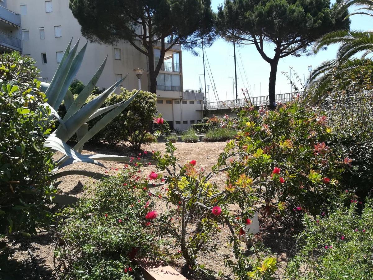 Studio cabine VUE PORT avec piscine, parc, boulodrome et parking privé Agde Extérieur photo