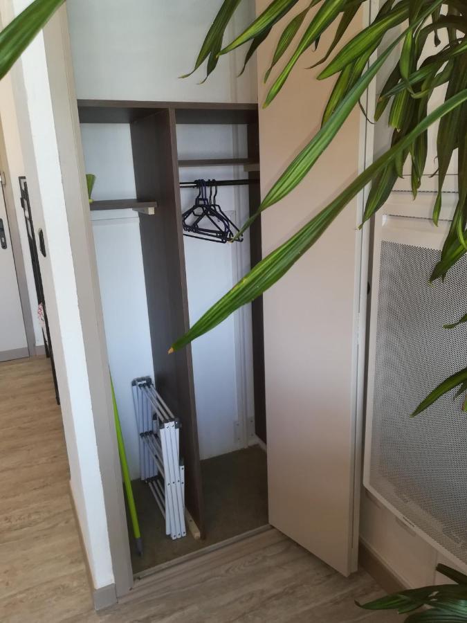 Studio cabine VUE PORT avec piscine, parc, boulodrome et parking privé Agde Extérieur photo