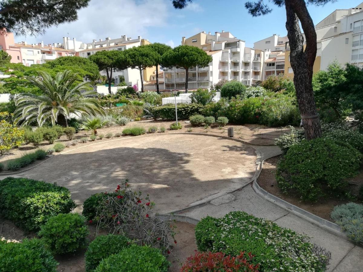 Studio cabine VUE PORT avec piscine, parc, boulodrome et parking privé Agde Extérieur photo