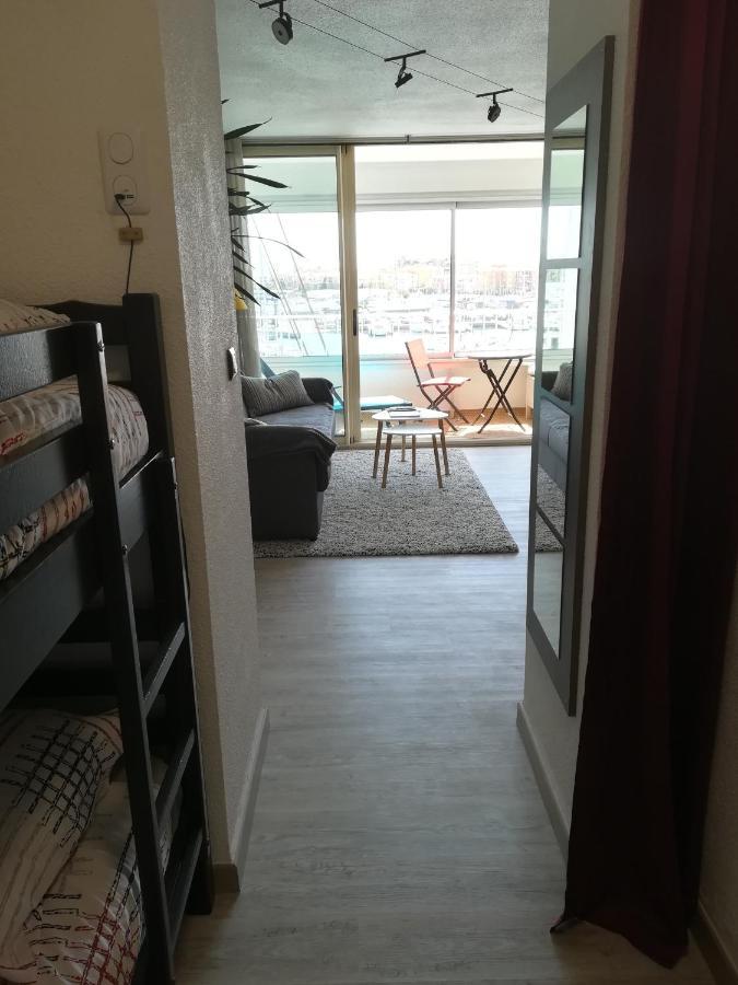 Studio cabine VUE PORT avec piscine, parc, boulodrome et parking privé Agde Extérieur photo