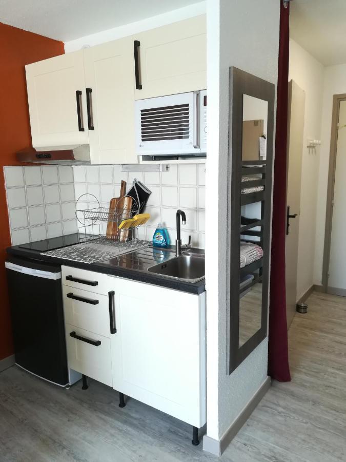 Studio cabine VUE PORT avec piscine, parc, boulodrome et parking privé Agde Extérieur photo