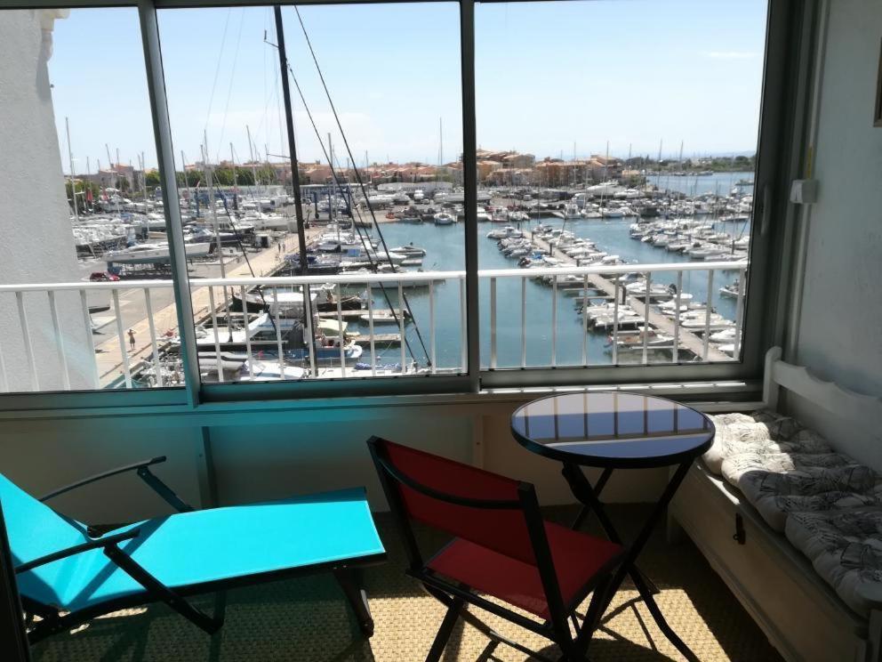 Studio cabine VUE PORT avec piscine, parc, boulodrome et parking privé Agde Extérieur photo
